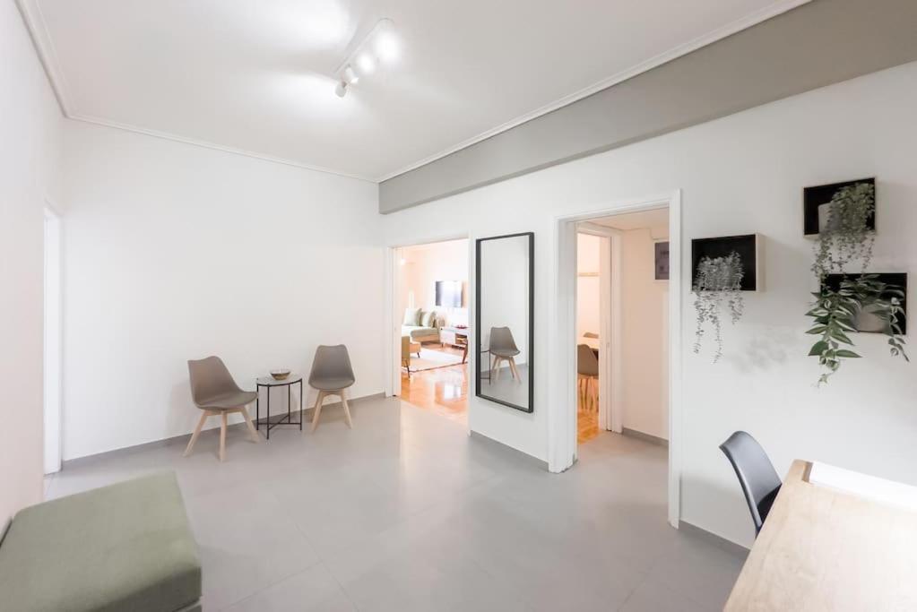 Spacious Urban Apt In The Heart Of Athen Exterior foto