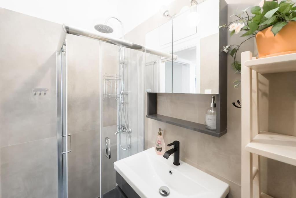 Spacious Urban Apt In The Heart Of Athen Exterior foto